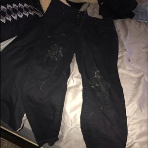 Black boyfriend distress jeans